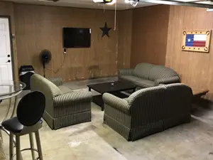 rented room in Walnut Creek in North Austin