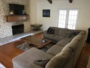 rented rooms in Walnut Creek in North Austin